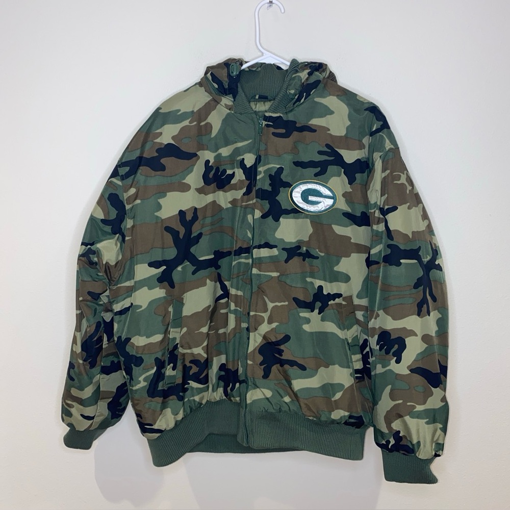 Vintage NFL Green Bay Packers Official Hooded Camouflage Puffer Jacket Size XL‎